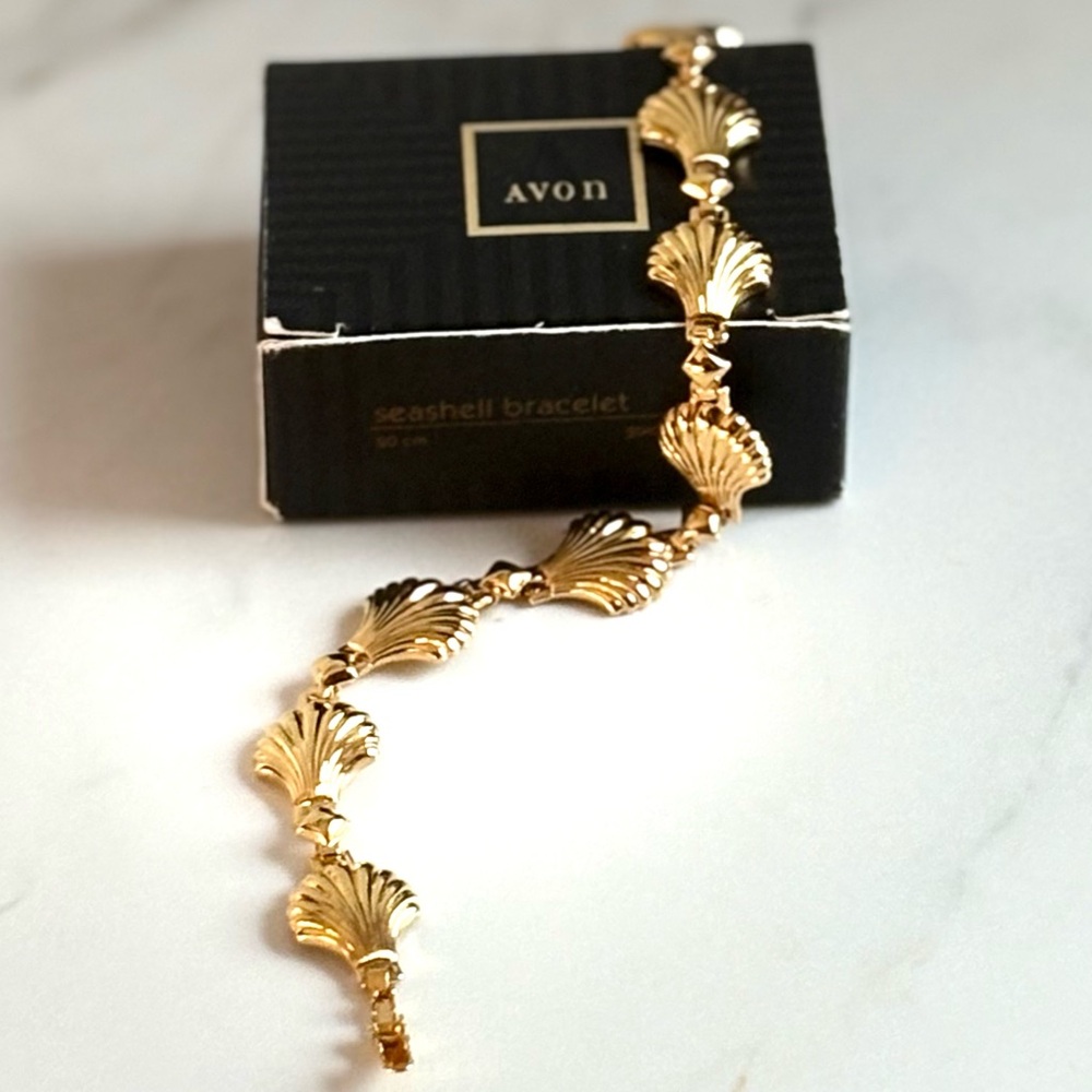 Vintage Avon Seaside Gold Seashell Link Bracelet 8” Coastal Statement NIB